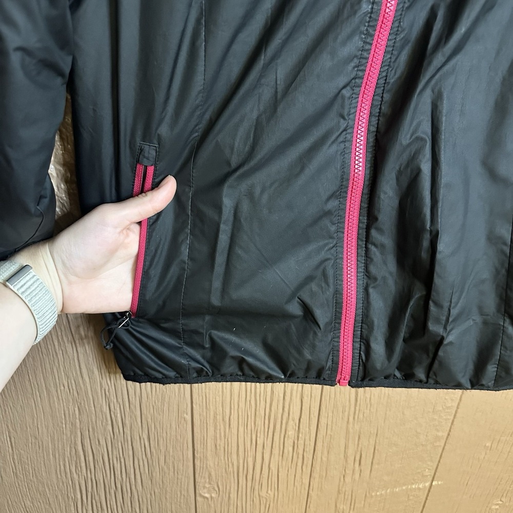 The North Face Woman's Black Pink Full Zip Puffer Down Jacket Sz M Warm Winter - Picture 3 of 8